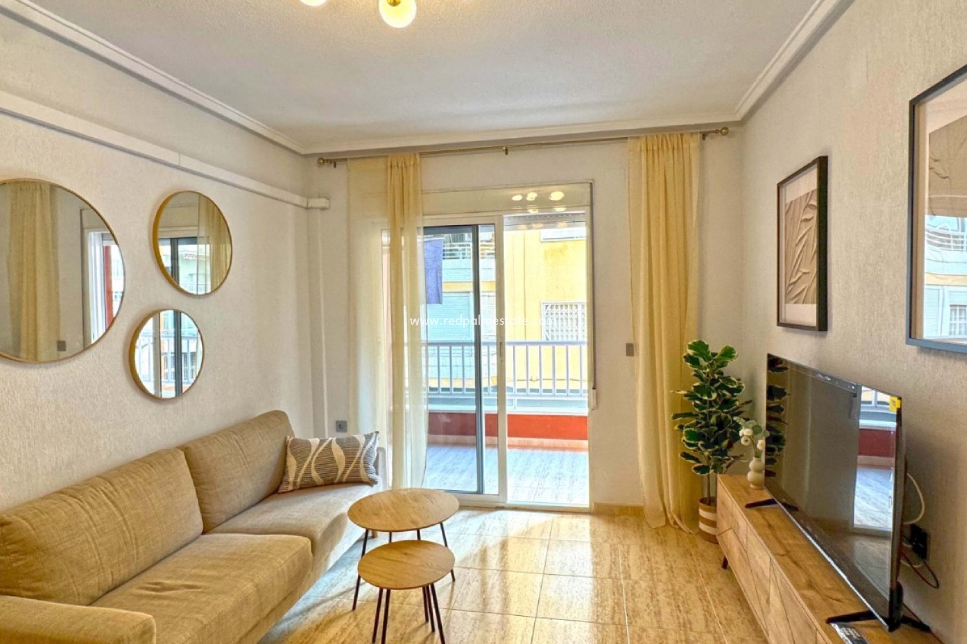 Herverkoop - Appartement -
Torrevieja - Playa del Cura