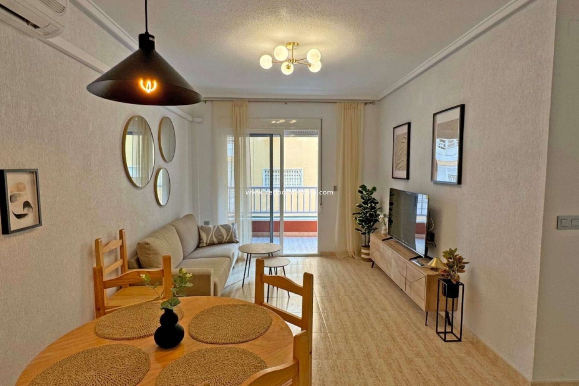 Herverkoop - Appartement -
Torrevieja - Playa del Cura