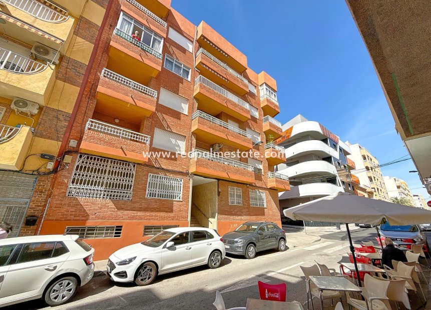 Herverkoop - Appartement -
Torrevieja - Playa del Cura