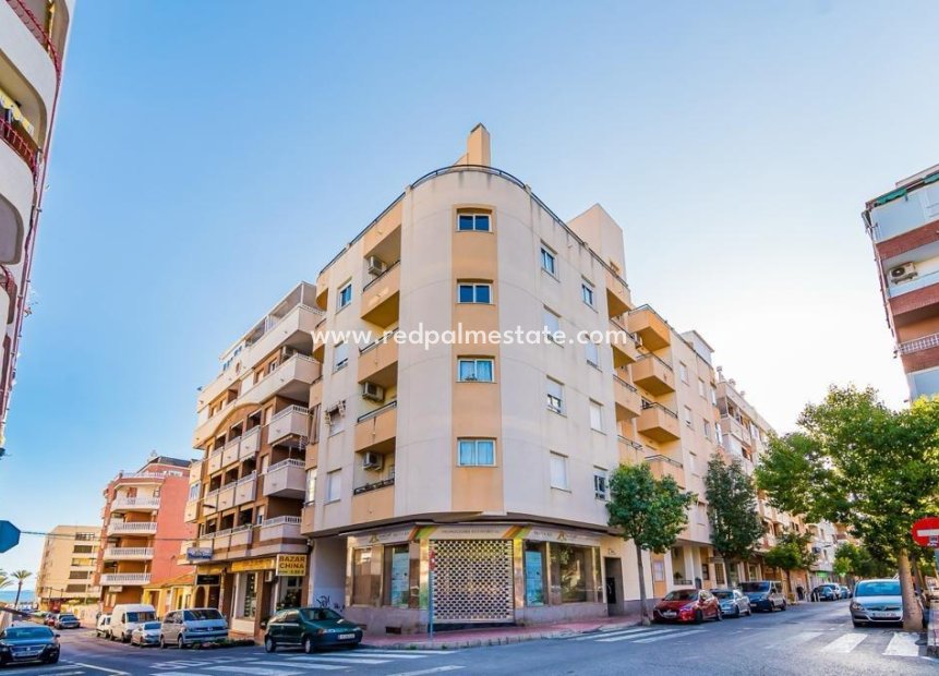 Herverkoop - Appartement -
Torrevieja - Playa del Cura