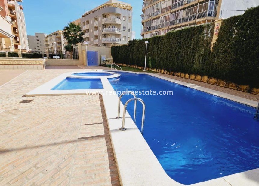 Herverkoop - Appartement -
Torrevieja - Playa del Cura