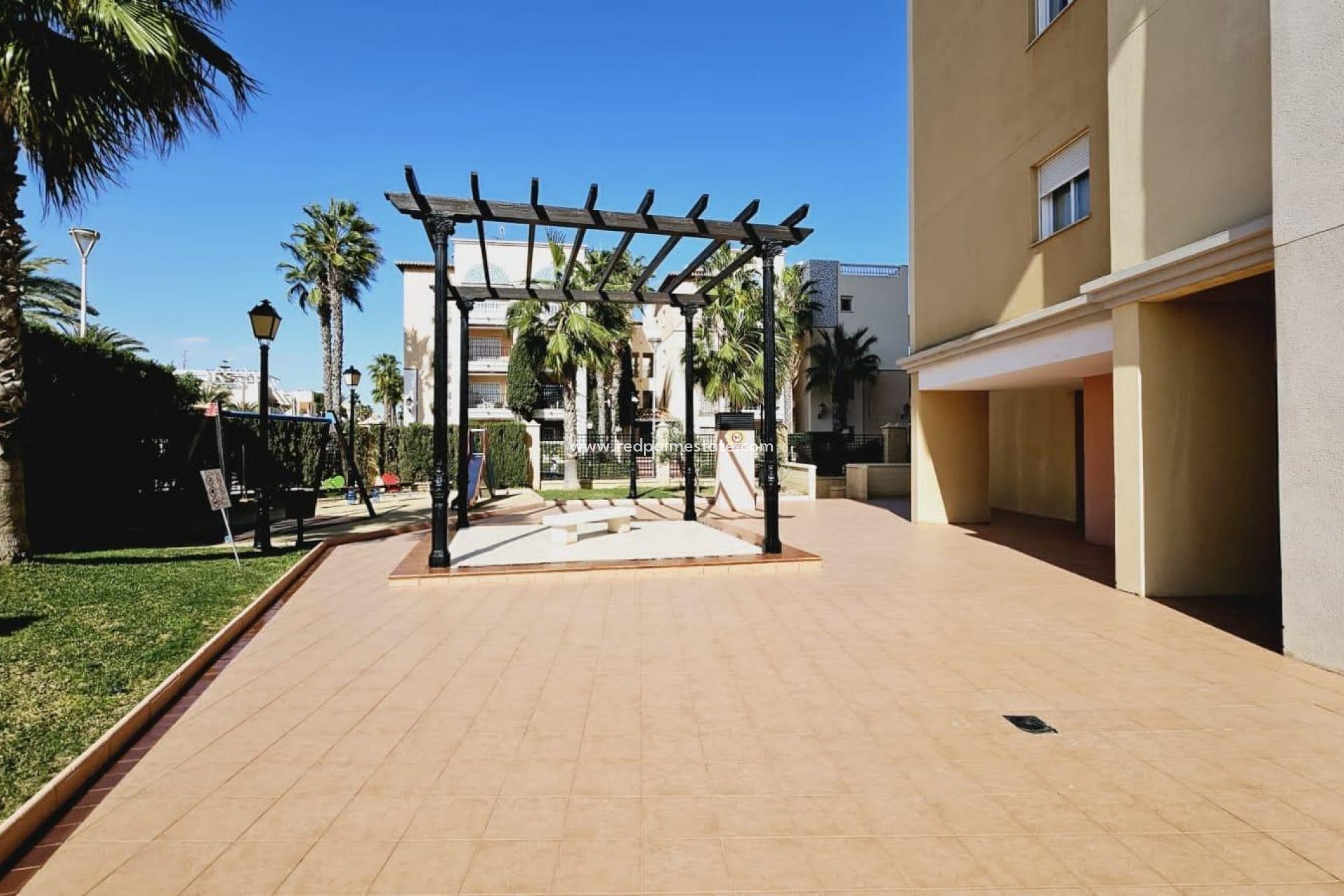 Herverkoop - Appartement -
Torrevieja - Playa del Cura