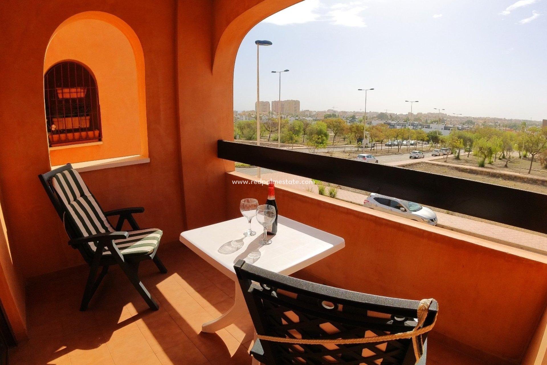 Herverkoop - Appartement -
Torrevieja - Torrejón