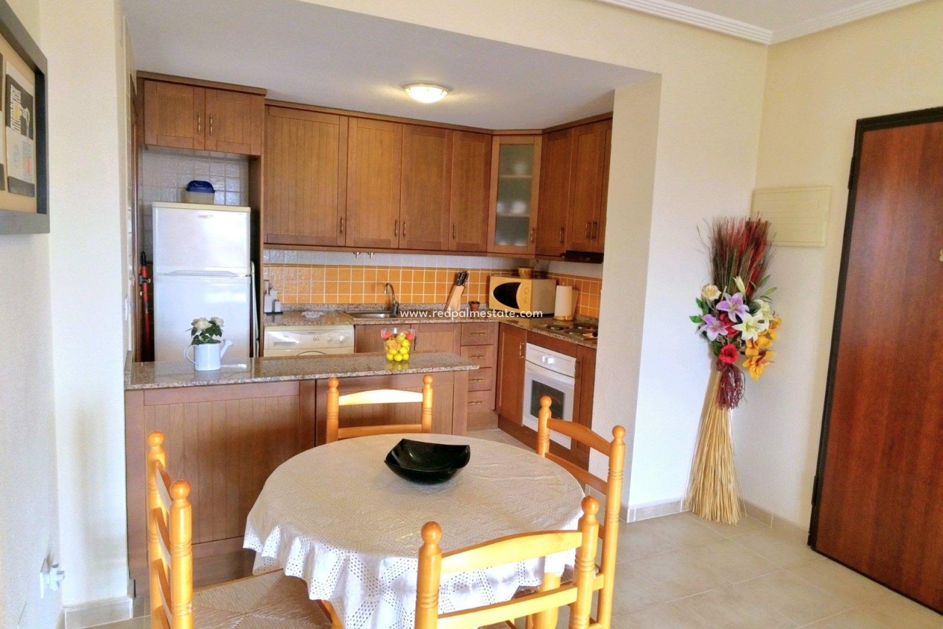 Herverkoop - Appartement -
Torrevieja - Torrejón