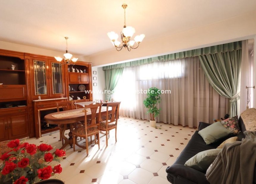 Herverkoop - Appartement -
Torrevieja