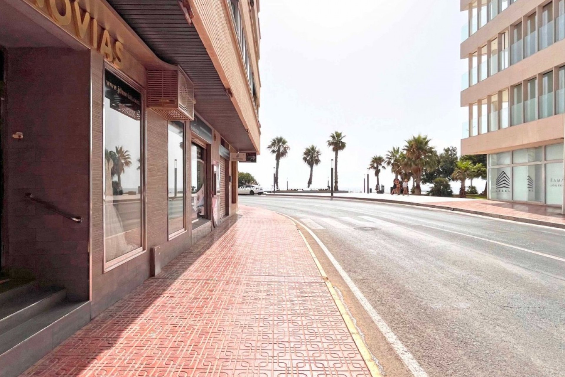 Herverkoop - Bedrijf -
Torrevieja - Playa del Cura