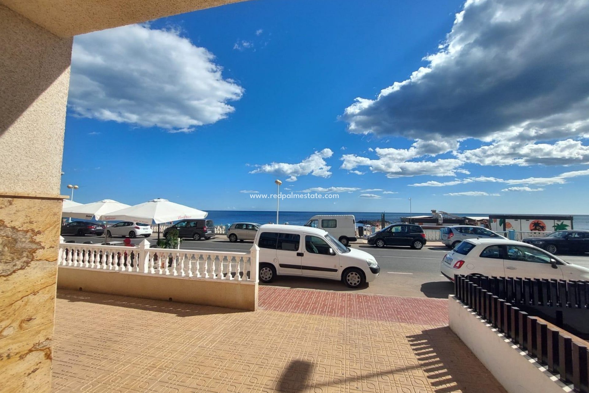 Herverkoop - Begane grond -
Torrevieja - Playa de los Locos