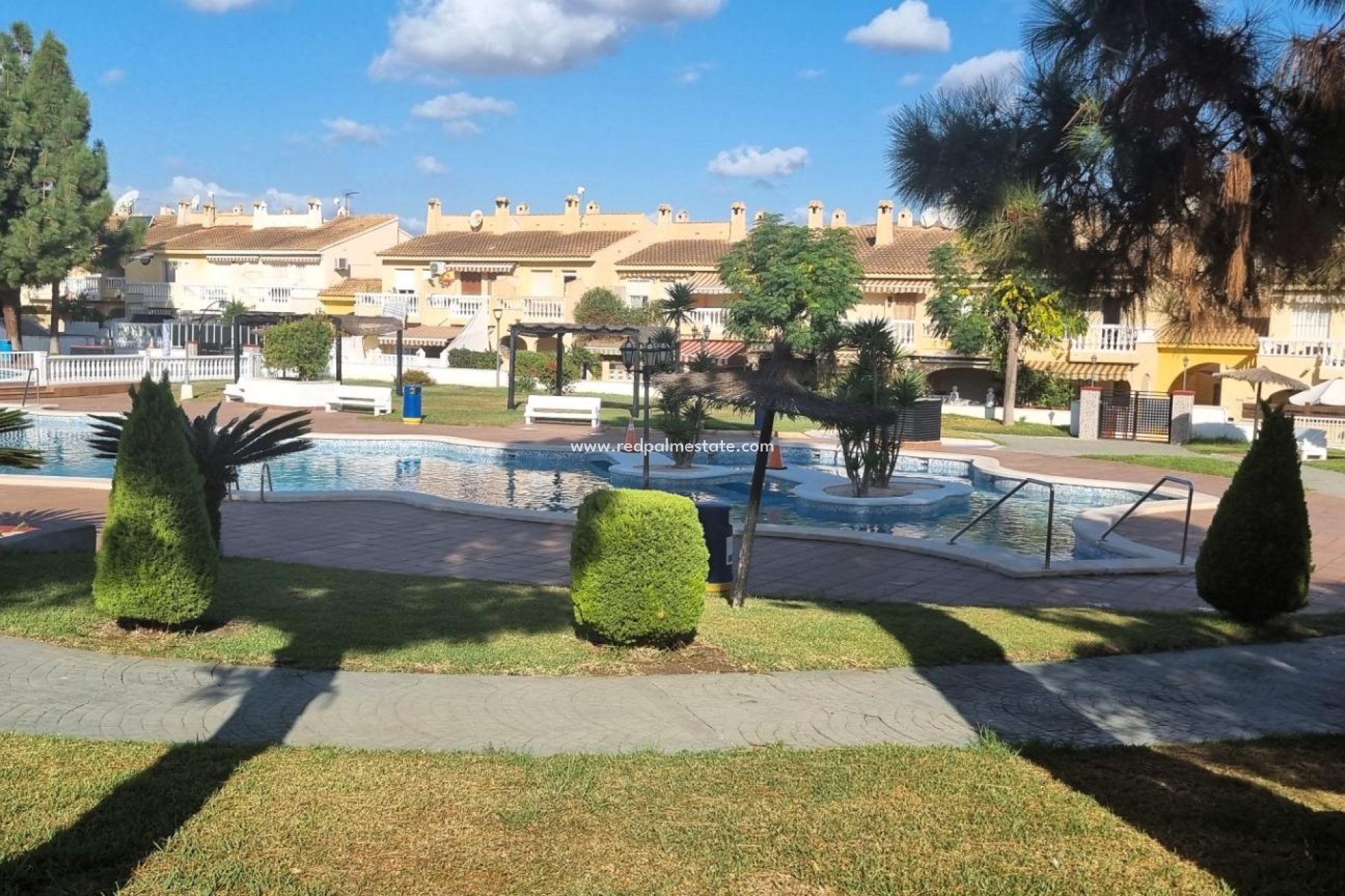 Herverkoop - Bungalow -
El Campello - Pueblo Acantilado-lanuza