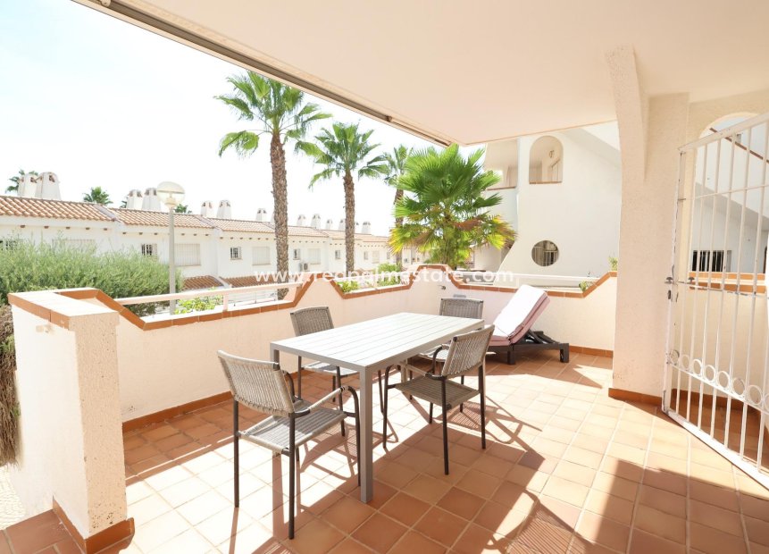 Herverkoop - Bungalow -
Orihuela Costa - Campoamor