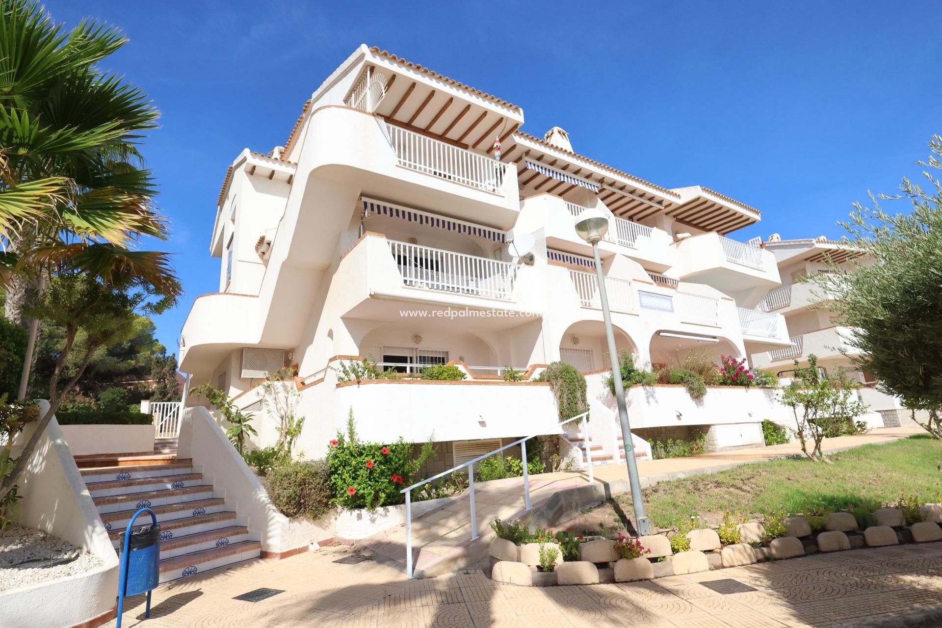 Herverkoop - Bungalow -
Orihuela Costa - Campoamor