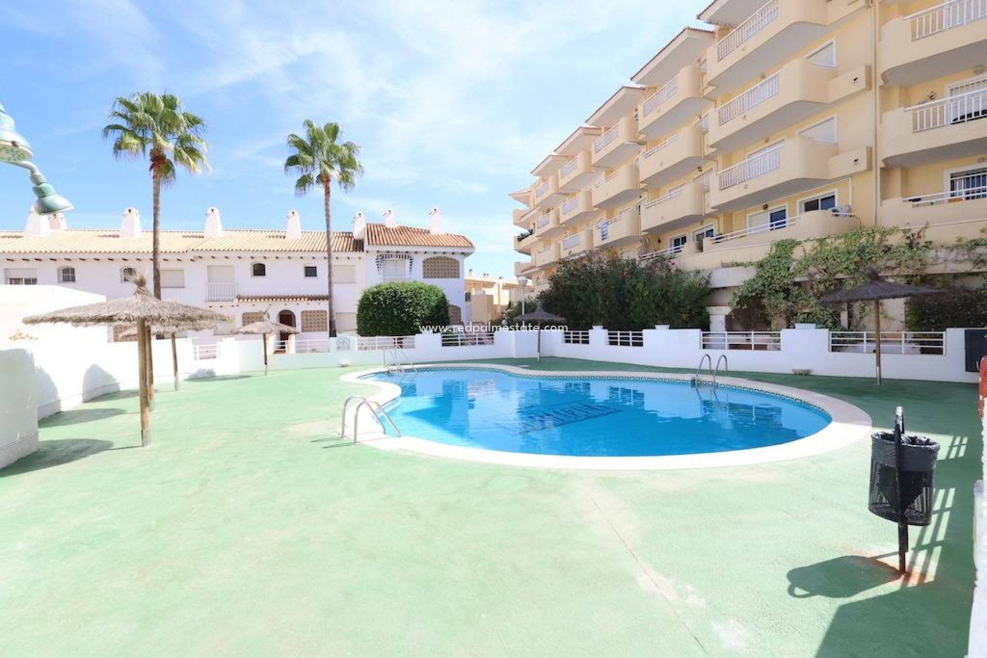 Herverkoop - Bungalow -
Orihuela Costa - Campoamor