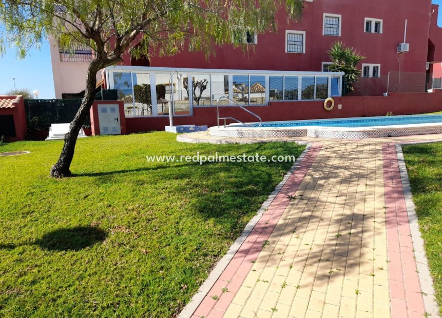 Herverkoop - Bungalow -
Orihuela Costa - dream hills