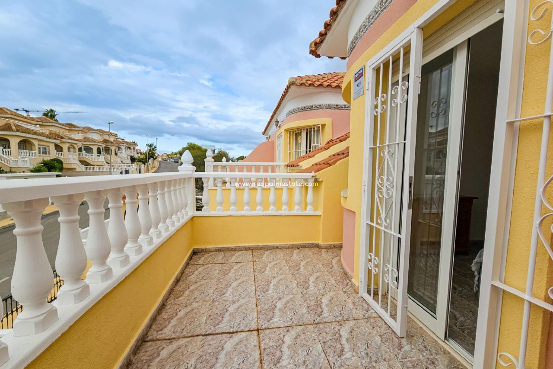 Herverkoop - Bungalow -
Orihuela Costa - Inland