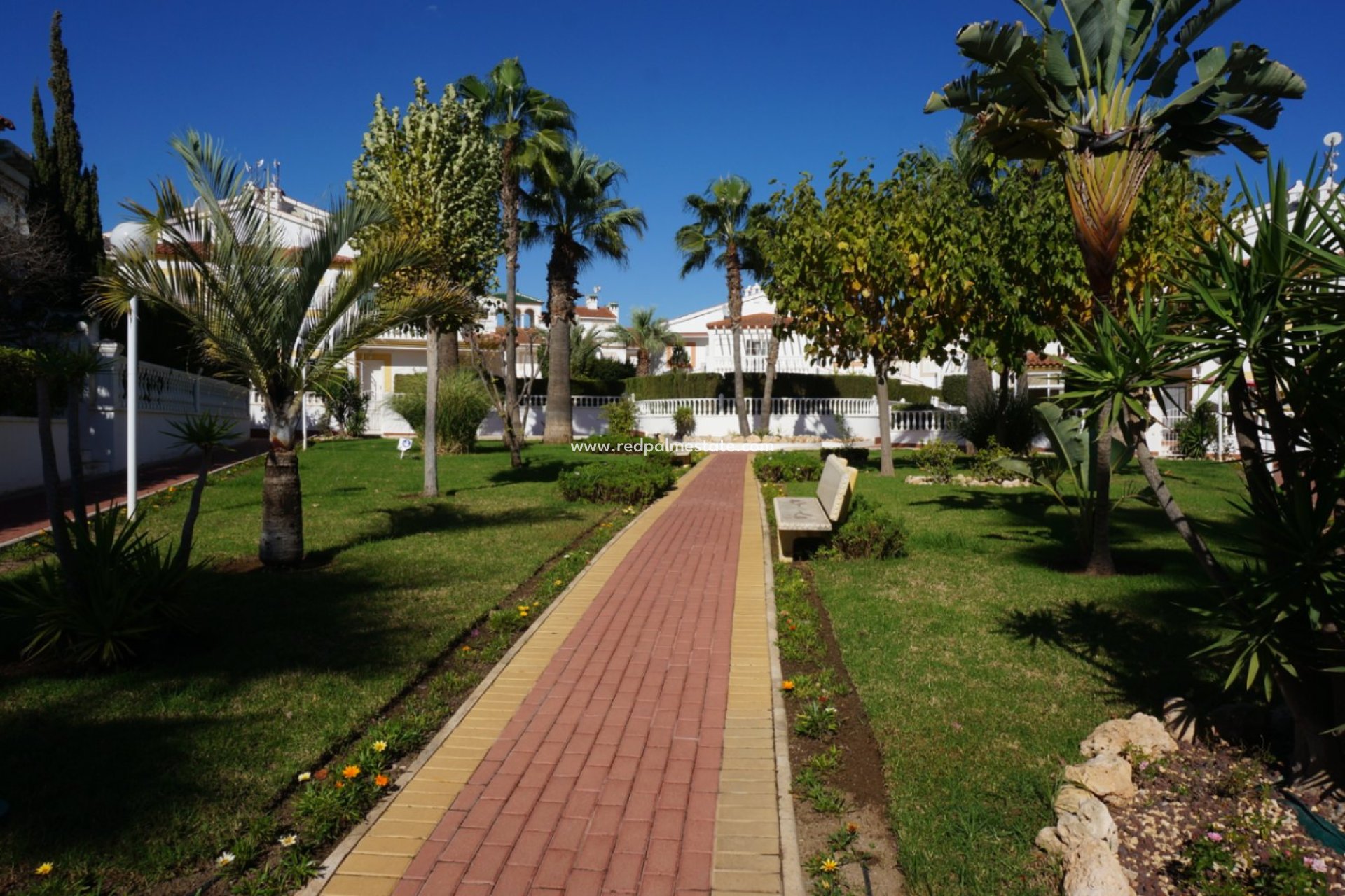 Herverkoop - Bungalow -
Orihuela Costa - Inland