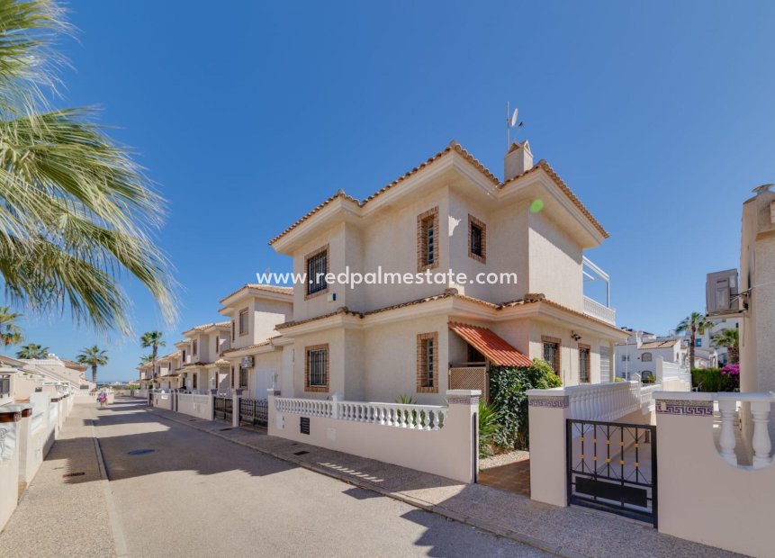 Herverkoop - Bungalow -
Orihuela Costa - Montezenia