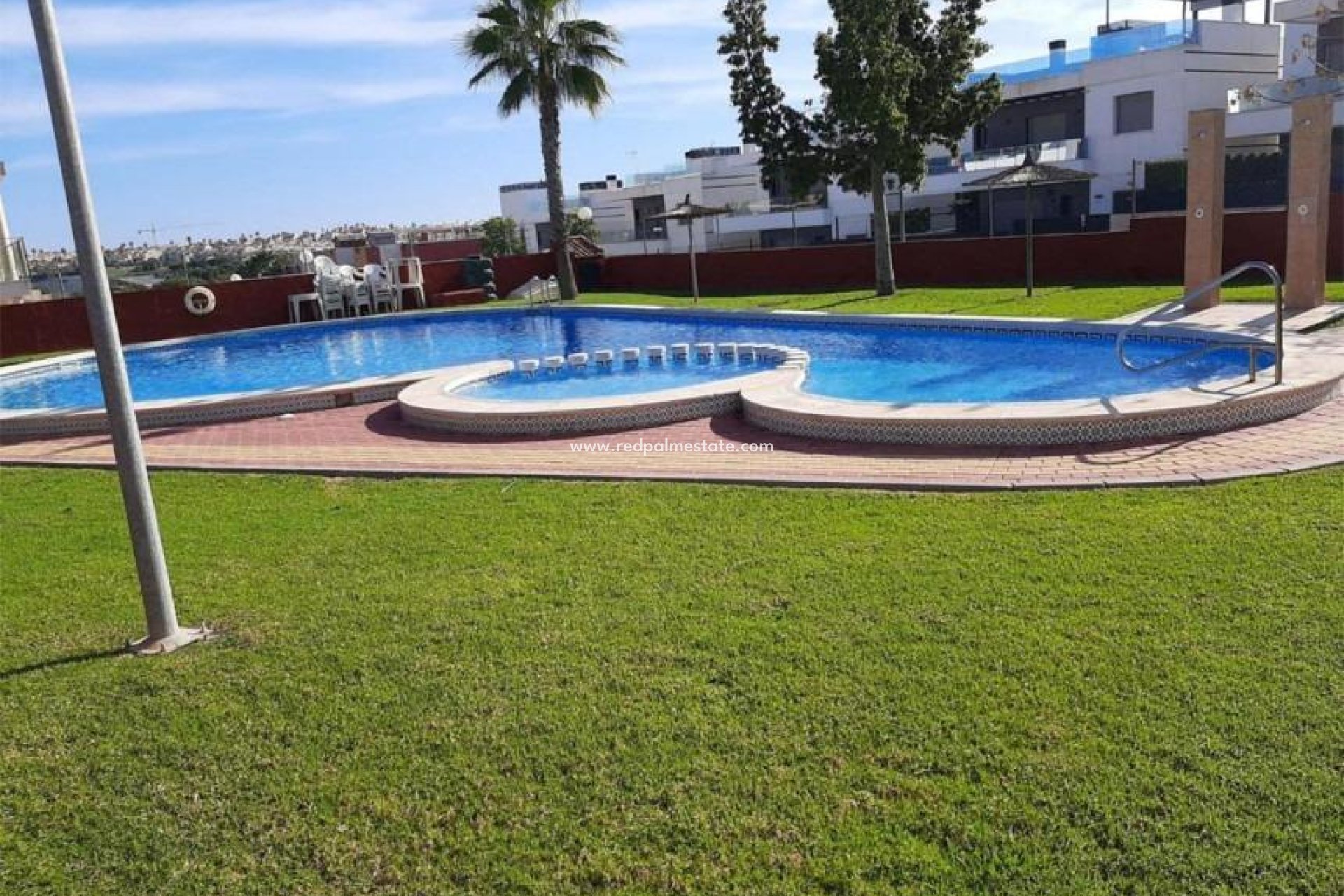 Herverkoop - Bungalow -
Orihuela Costa - PAU 26