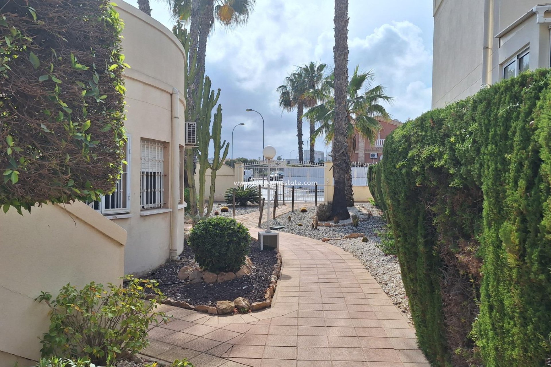 Herverkoop - Bungalow -
Orihuela Costa - Playa Flamenca Norte