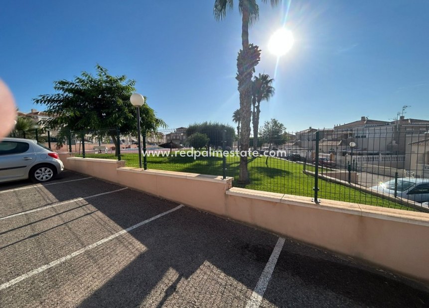 Herverkoop - Bungalow -
Torrevieja - Aguas Nueva