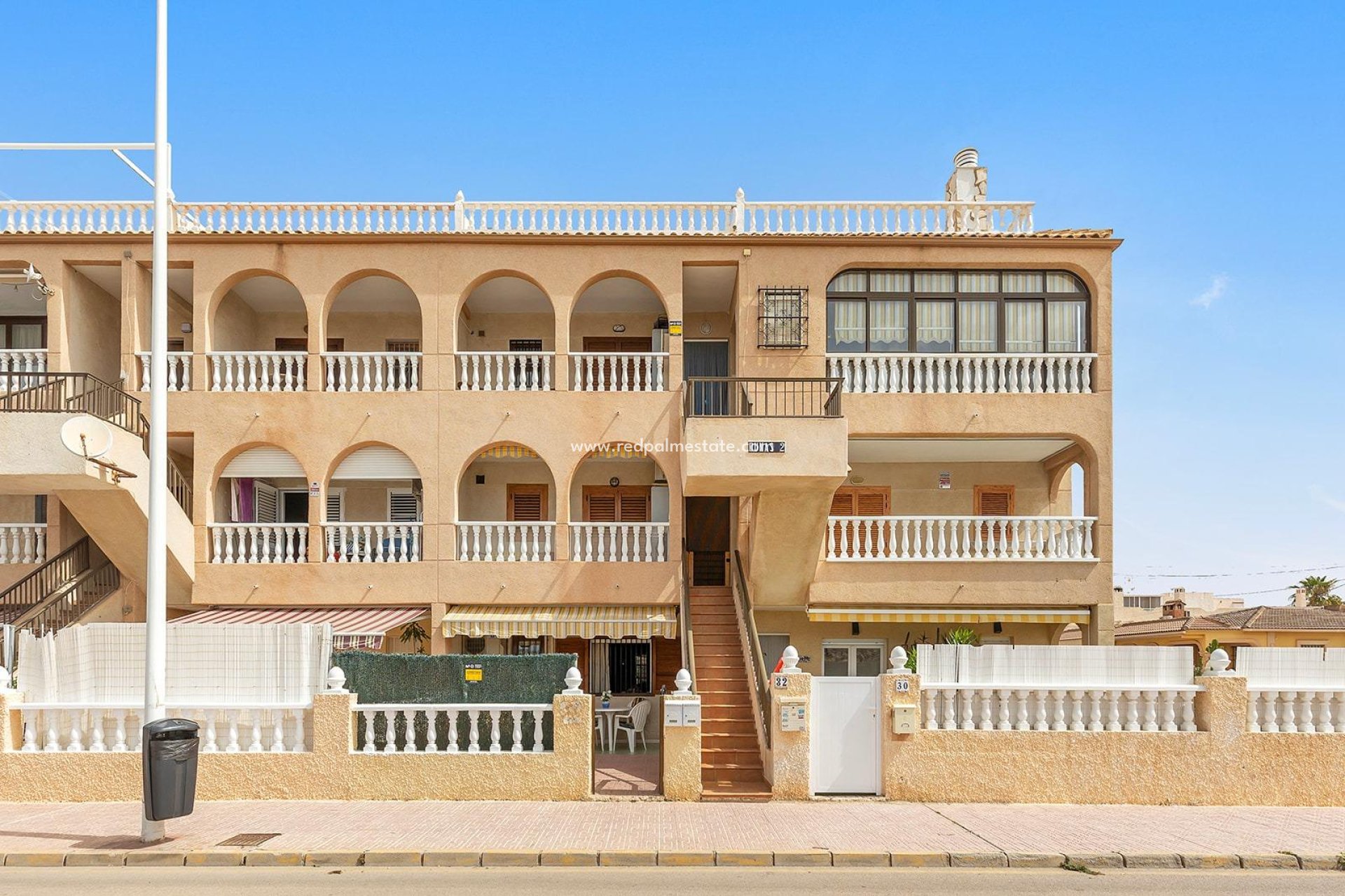 Herverkoop - Bungalow -
Torrevieja - La Mata