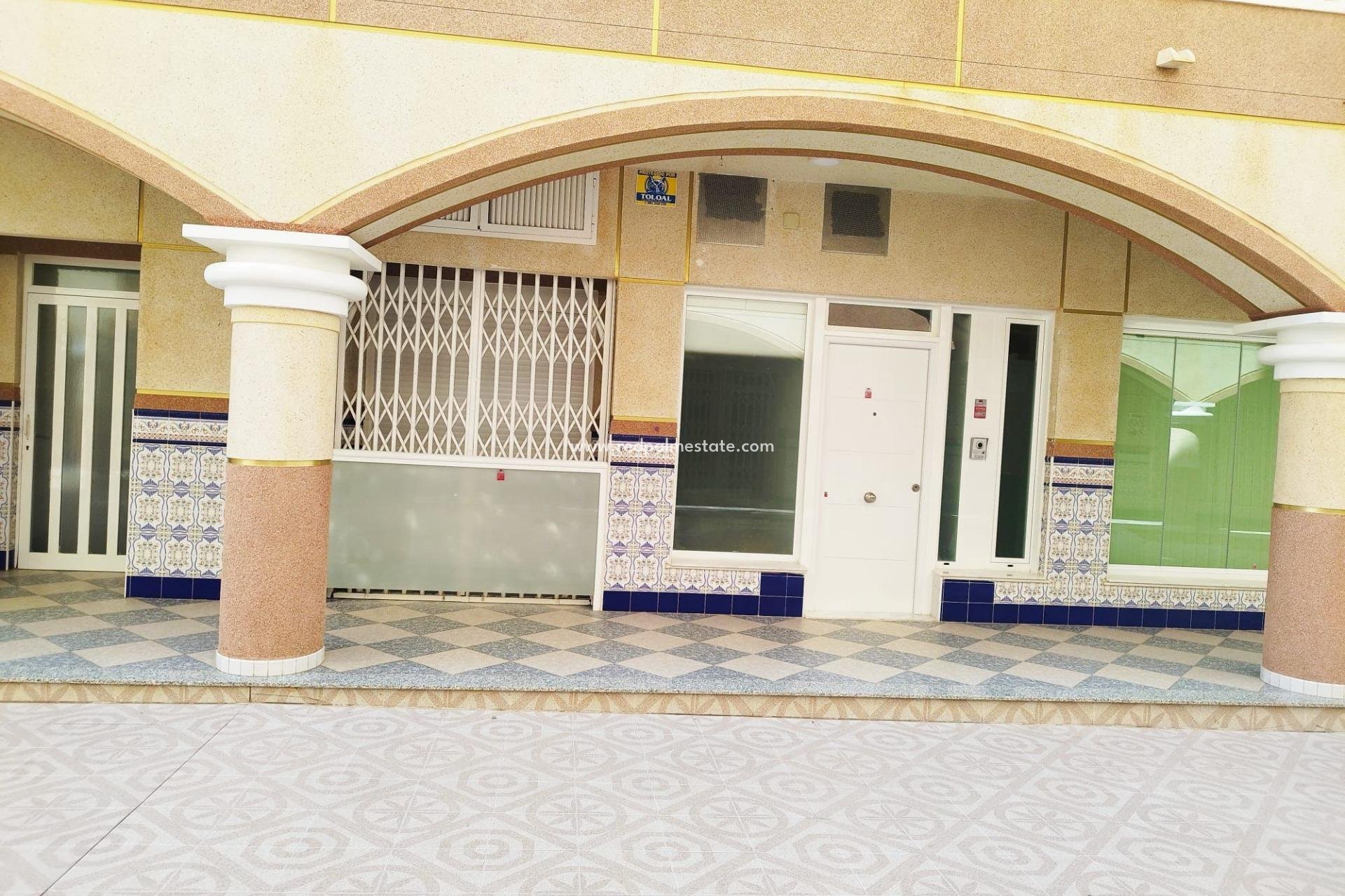 Herverkoop - Bungalow -
Torrevieja - La Mata