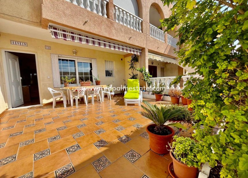 Herverkoop - Bungalow -
Torrevieja - La Mata