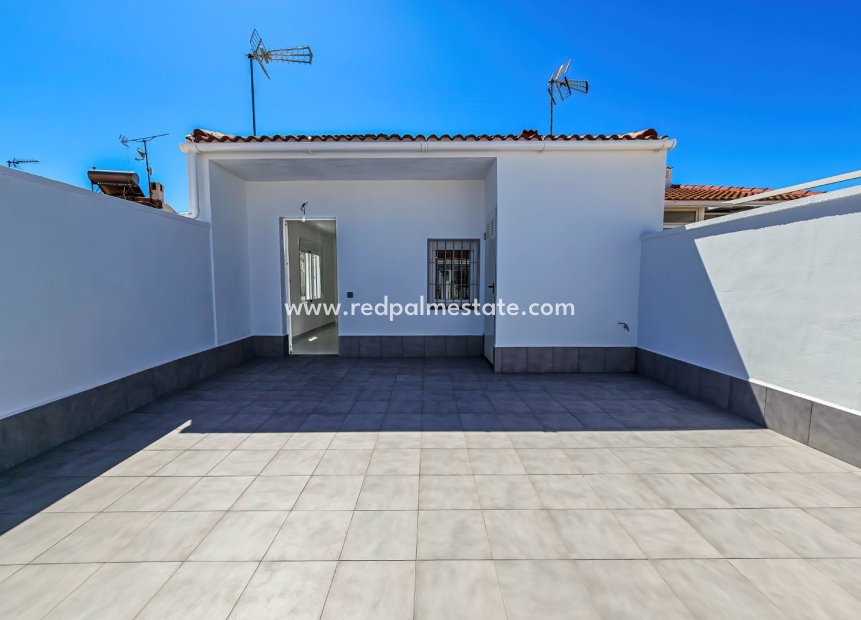 Herverkoop - Bungalow -
Torrevieja - La Siesta - El Salado -  Torreta