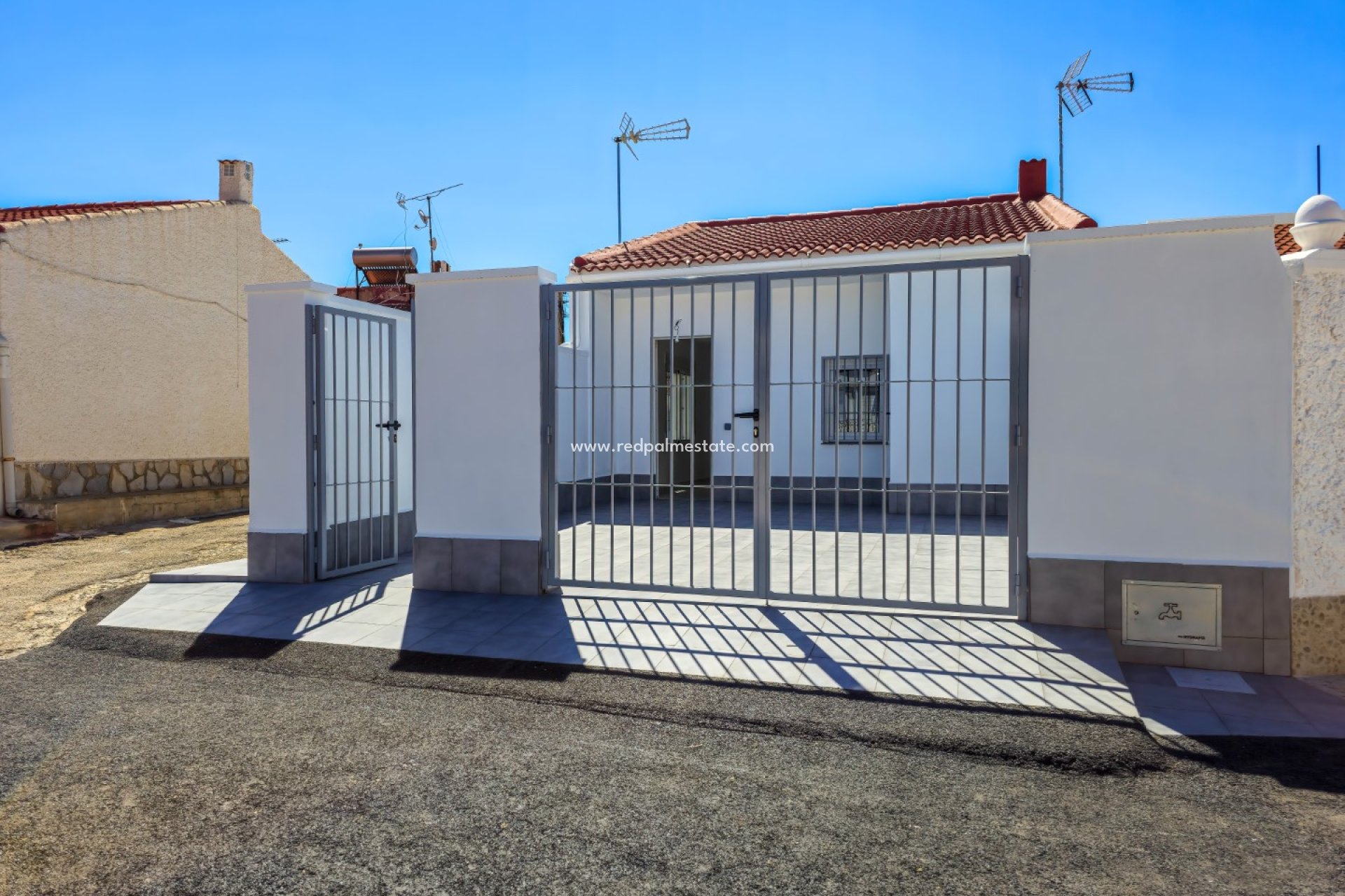 Herverkoop - Bungalow -
Torrevieja - La Siesta - El Salado -  Torreta