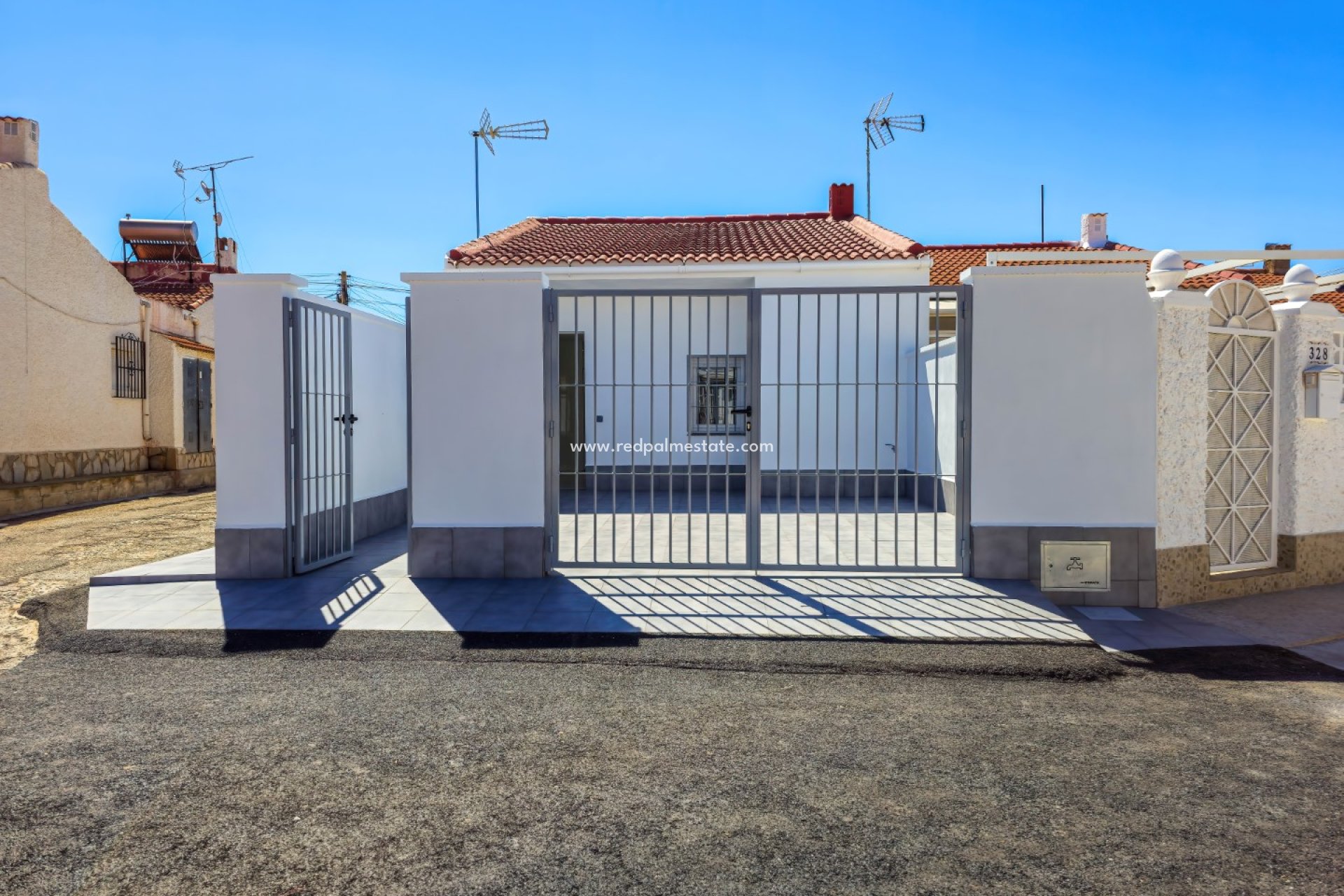 Herverkoop - Bungalow -
Torrevieja - La Siesta - El Salado -  Torreta