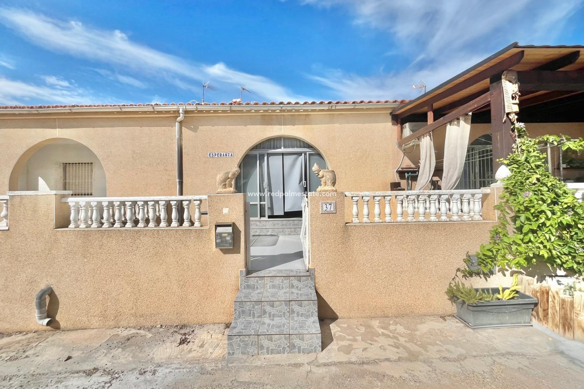 Herverkoop - Bungalow -
Torrevieja - La Siesta - El Salado -  Torreta