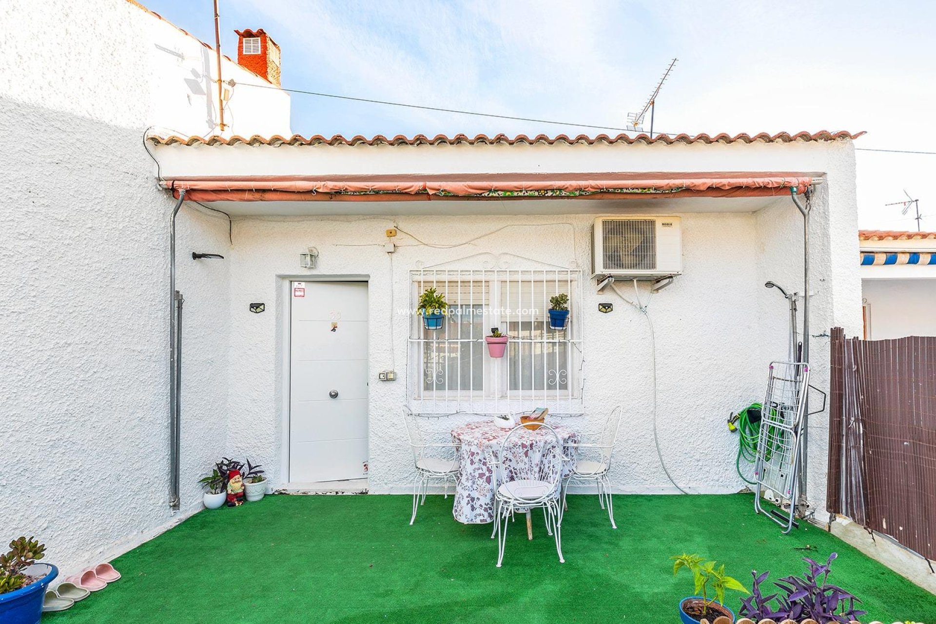 Herverkoop - Bungalow -
Torrevieja - La Siesta - El Salado -  Torreta