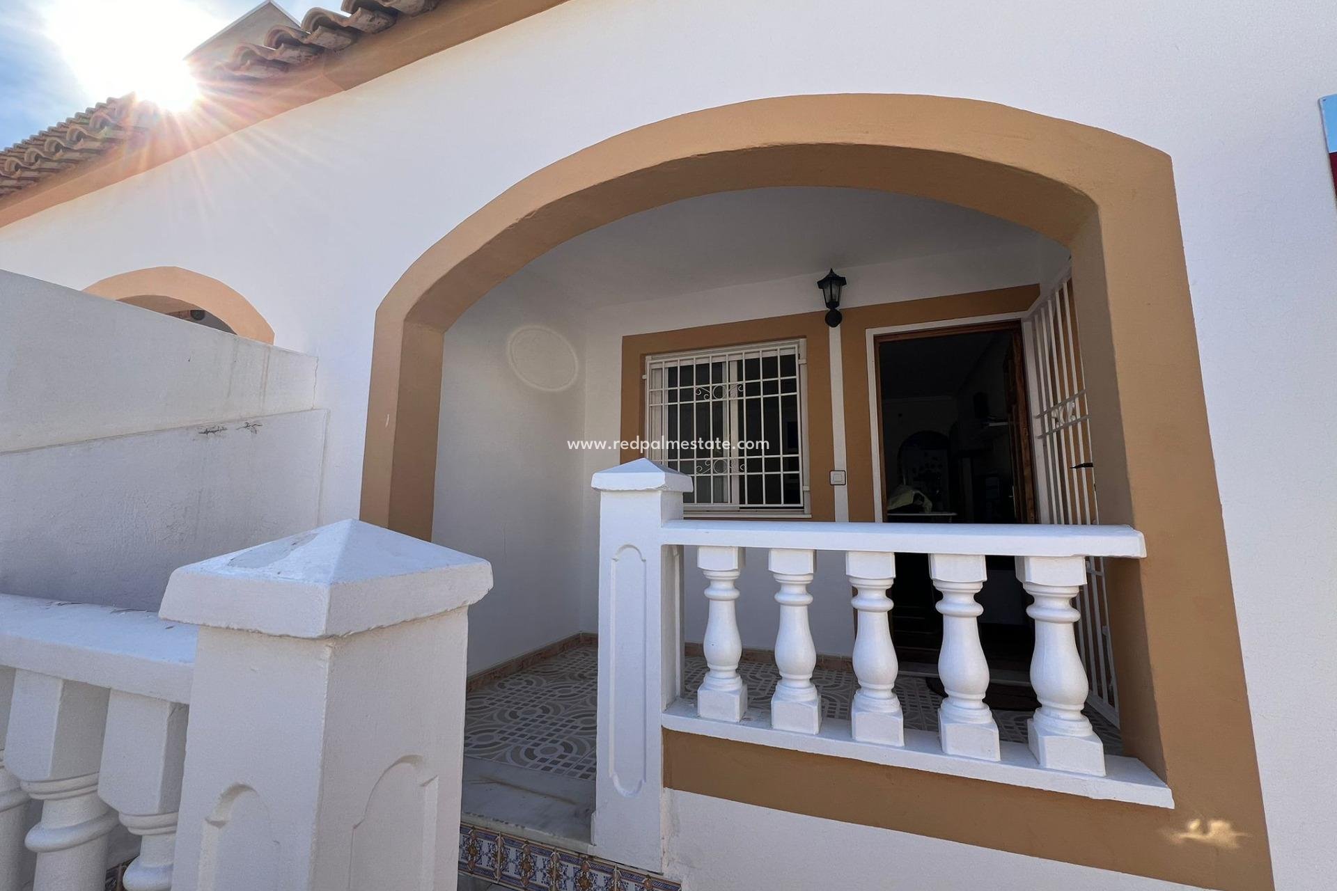 Herverkoop - Bungalow -
Torrevieja - La Siesta - El Salado -  Torreta