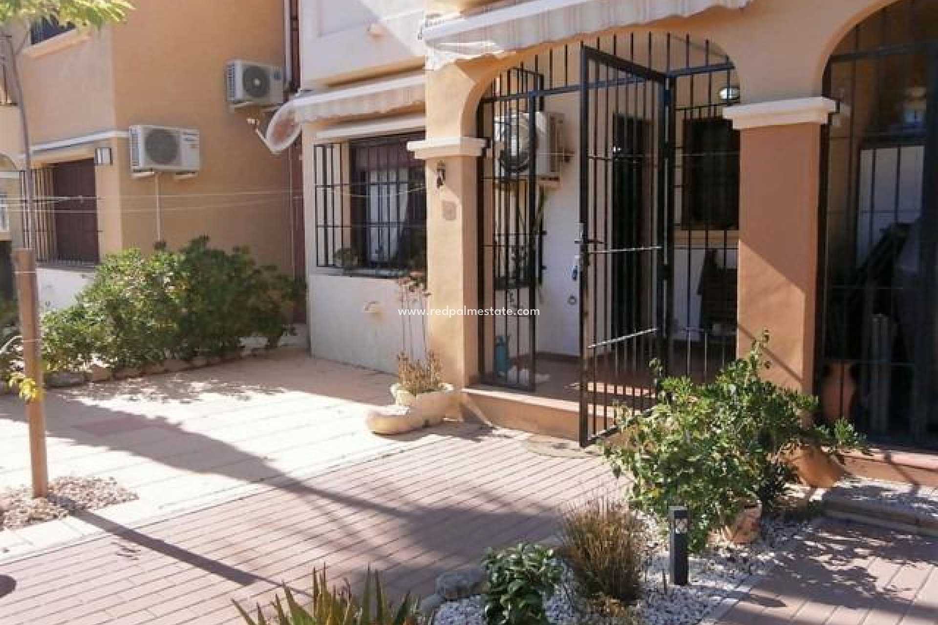 Herverkoop - Bungalow -
Torrevieja - La Siesta - El Salado -  Torreta