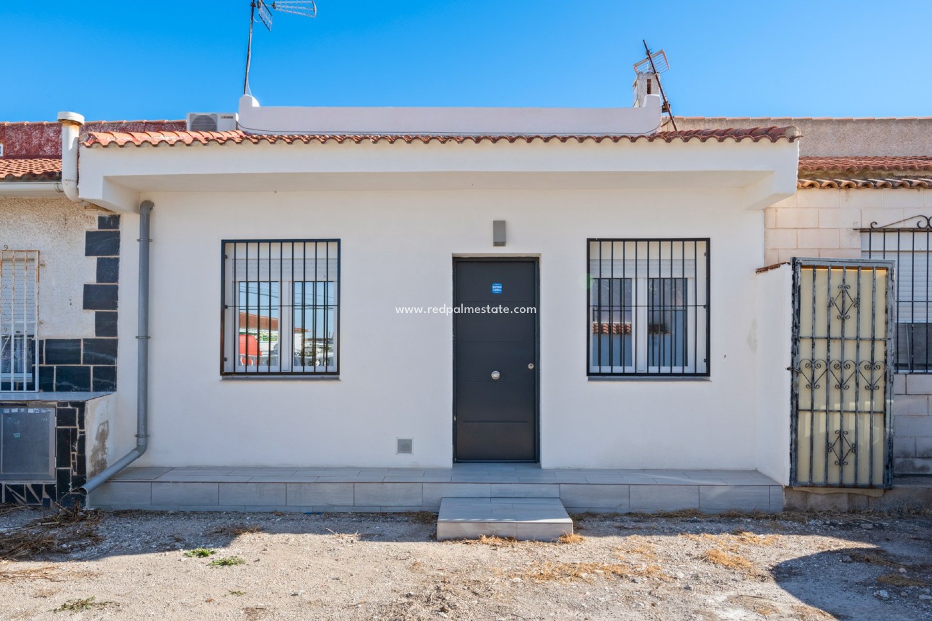 Herverkoop - Bungalow -
Torrevieja - La Siesta - El Salado -  Torreta