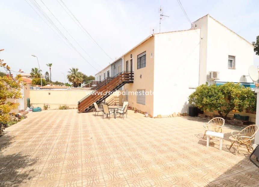 Herverkoop - Bungalow -
Torrevieja - Lago jardin