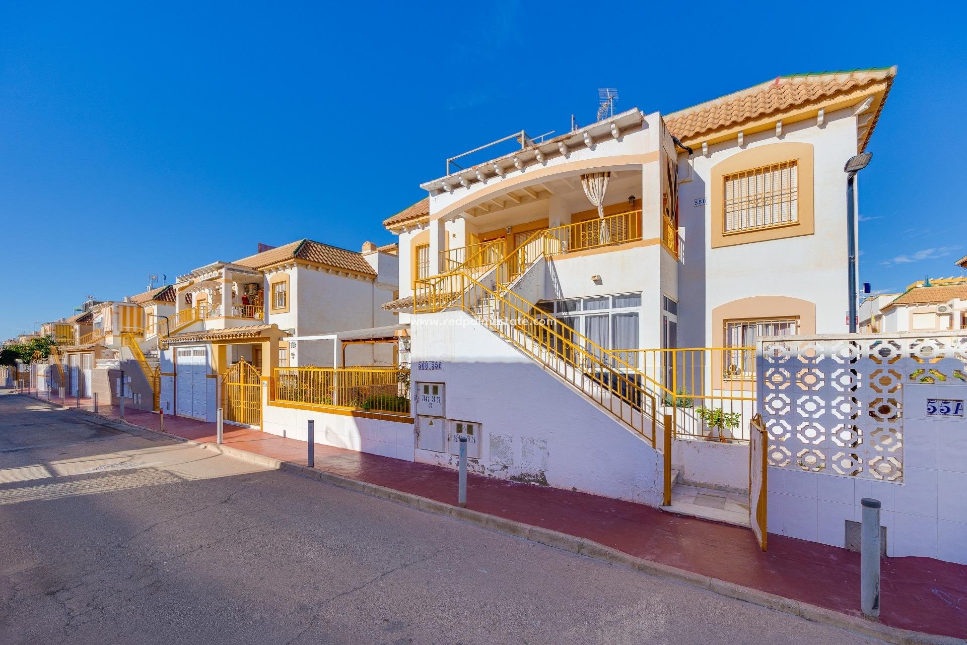 Herverkoop - Bungalow -
Torrevieja - Parque las naciones