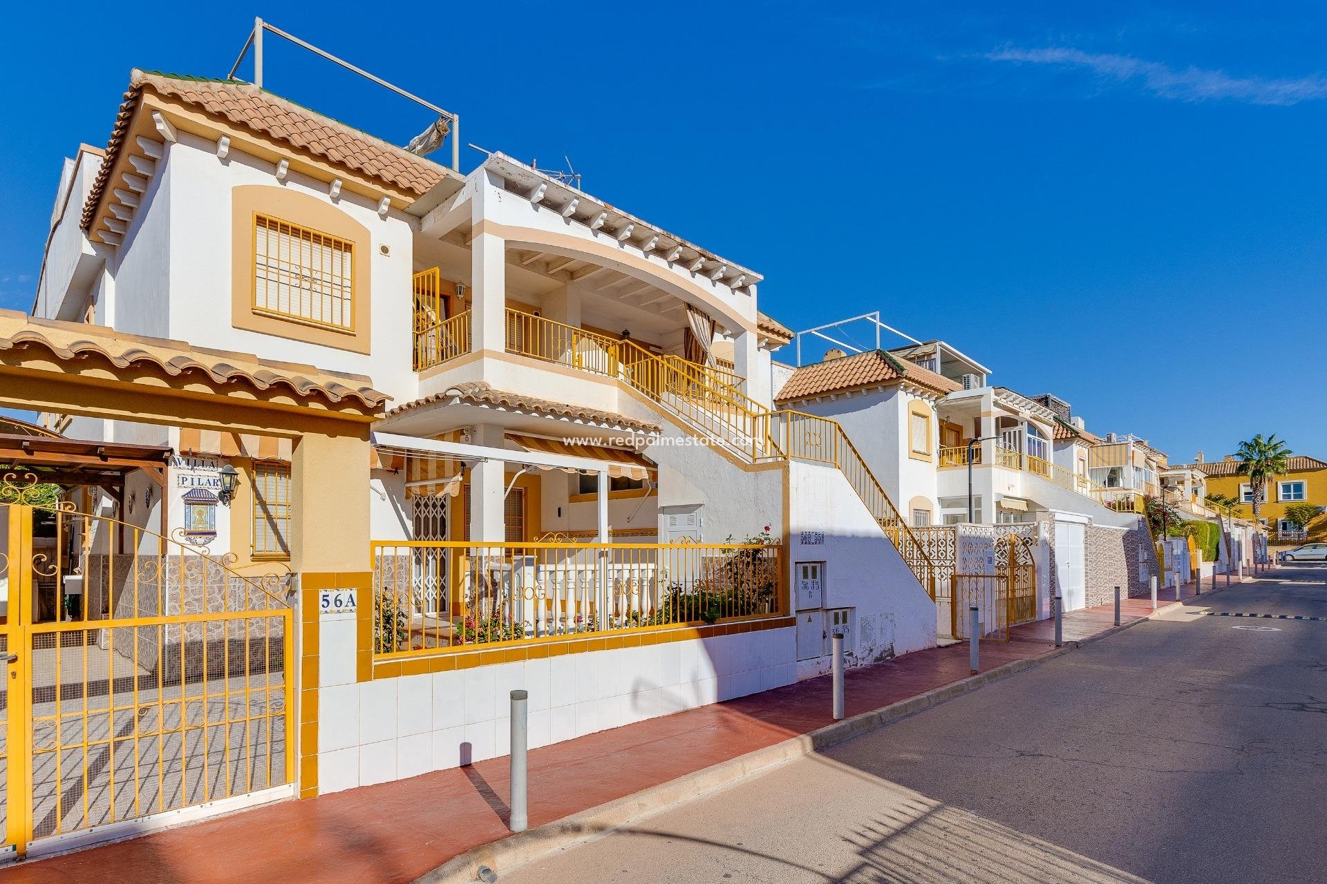 Herverkoop - Bungalow -
Torrevieja - Parque las naciones