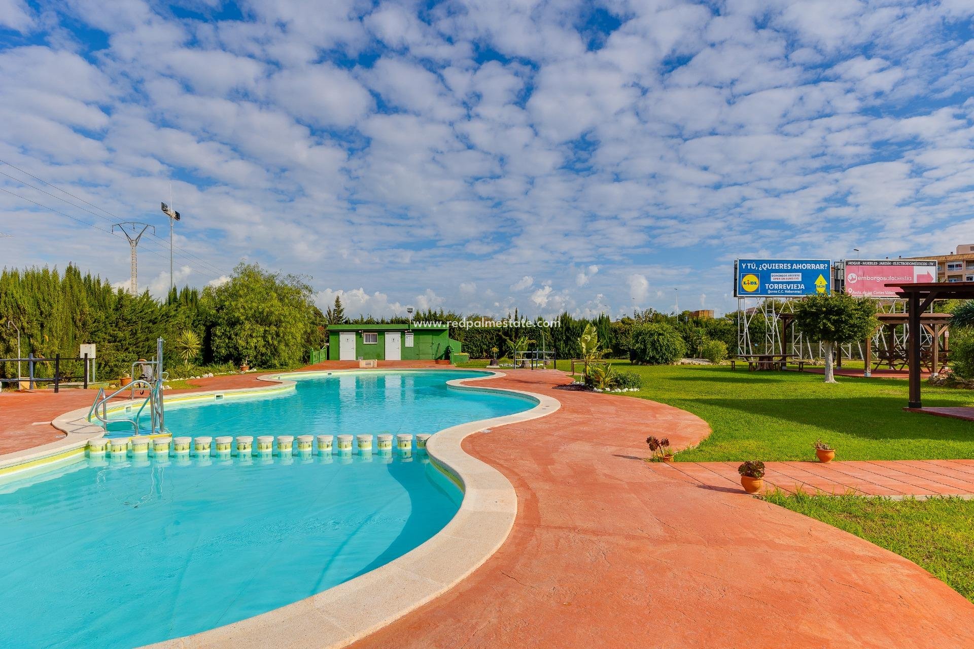 Herverkoop - Bungalow -
Torrevieja - Parque las naciones