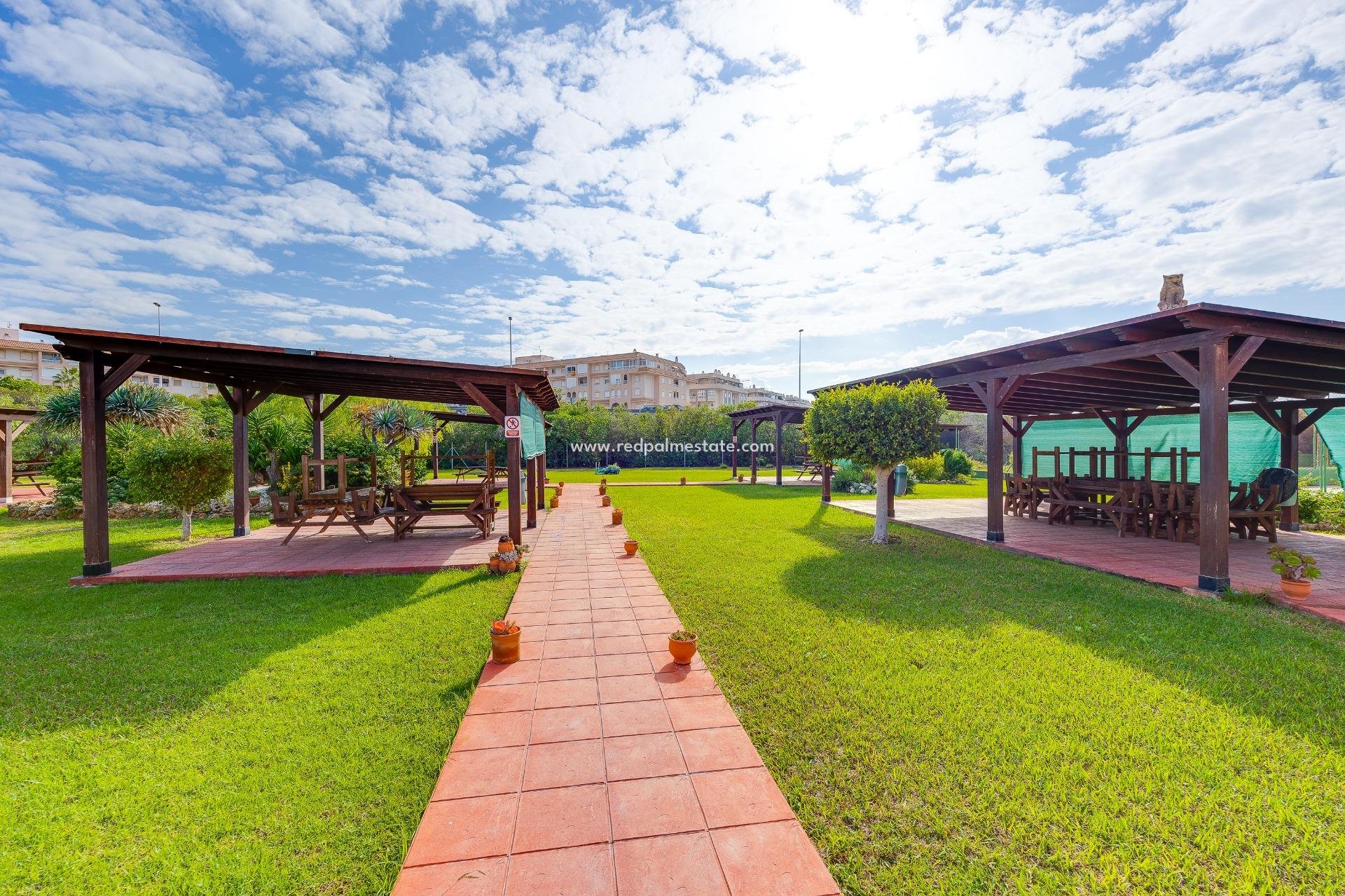 Herverkoop - Bungalow -
Torrevieja - Parque las naciones