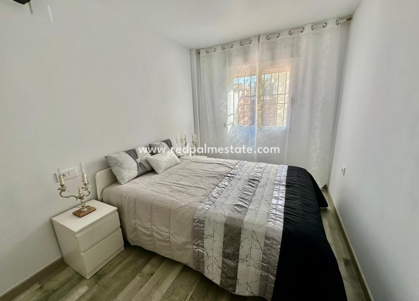 Herverkoop - Bungalow -
Torrevieja - Torreblanca