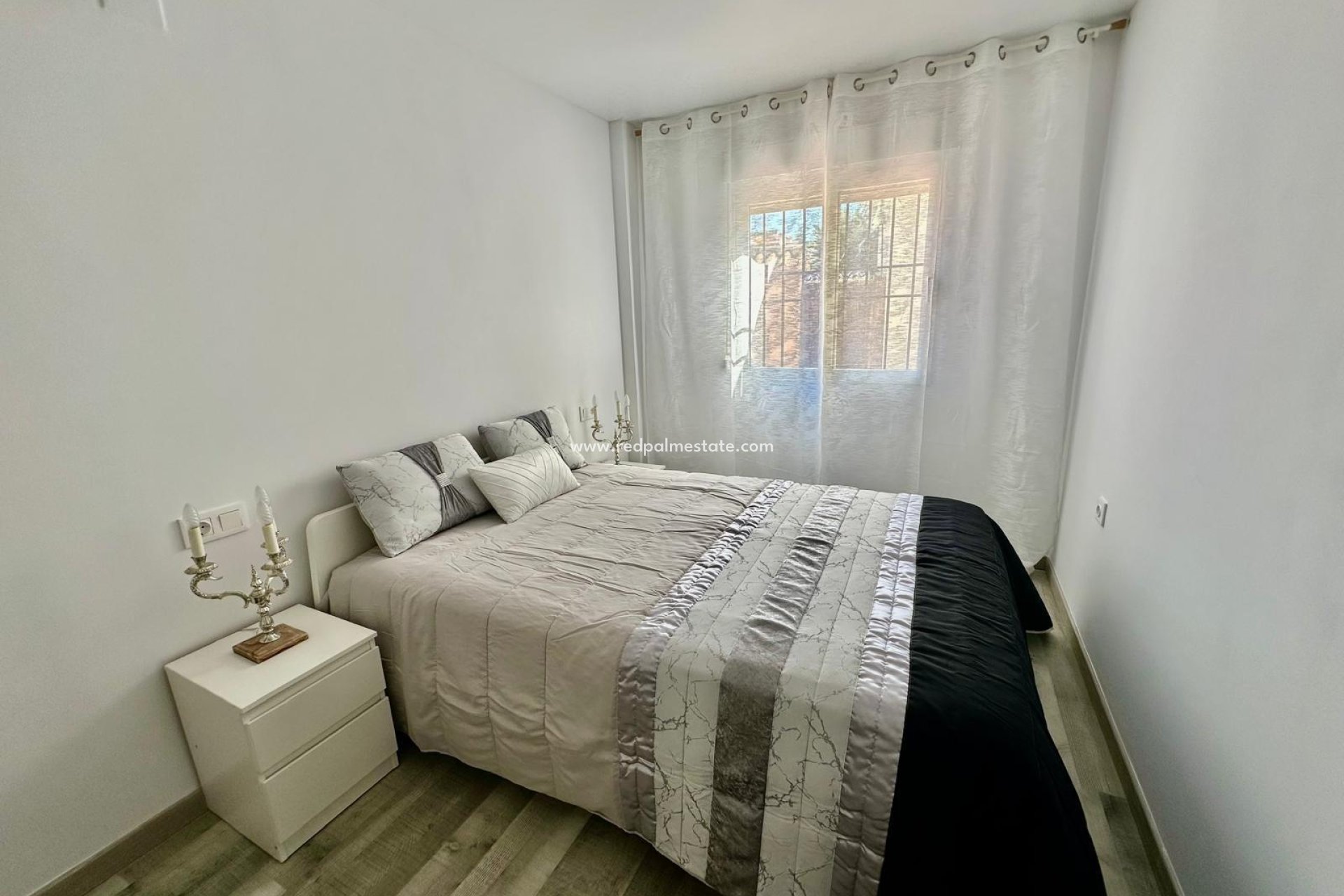 Herverkoop - Bungalow -
Torrevieja - Torreblanca