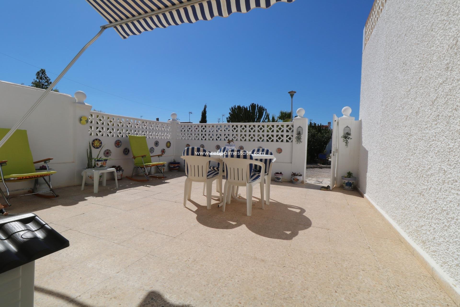 Herverkoop - Bungalow -
Torrevieja - Torretas