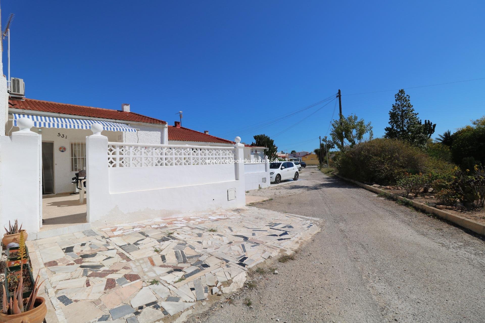 Herverkoop - Bungalow -
Torrevieja - Torretas