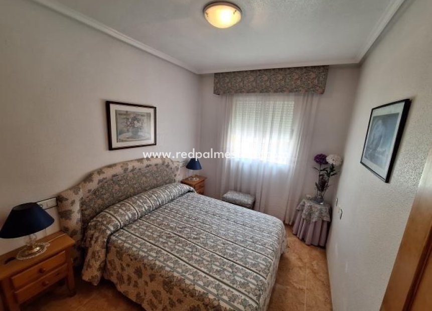 Herverkoop - Bungalow -
Torrevieja - Torretas