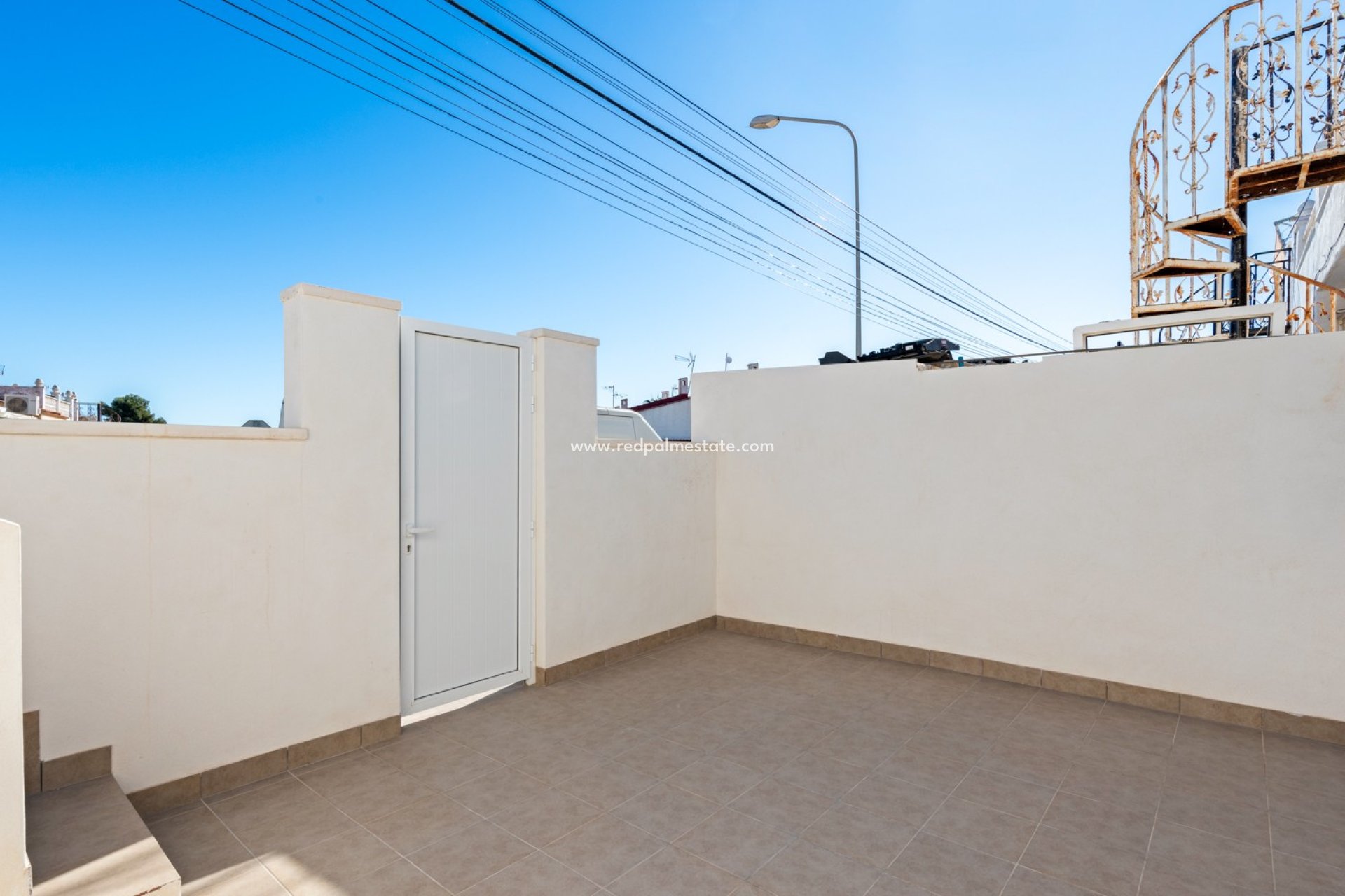 Herverkoop - Bungalow -
Torrevieja - Torretas