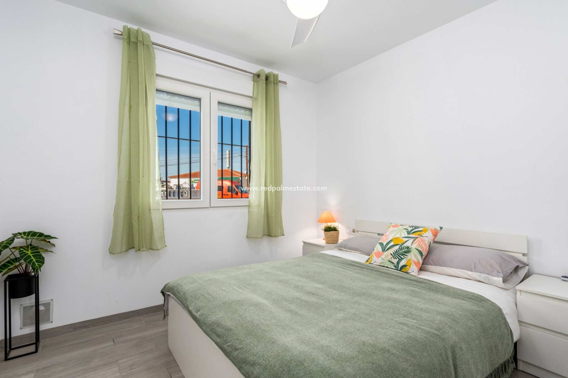 Herverkoop - Bungalow -
Torrevieja - Torretas