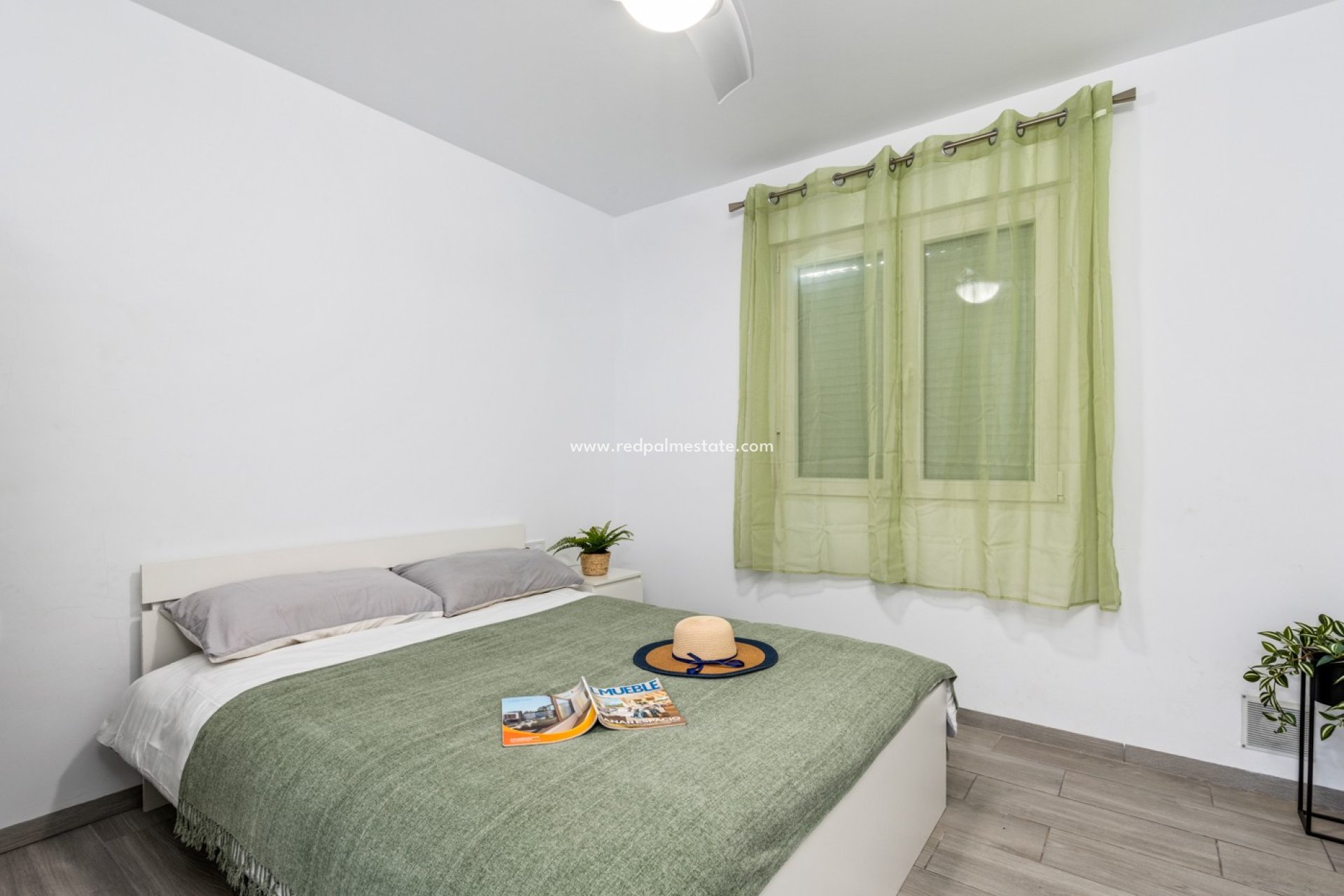 Herverkoop - Bungalow -
Torrevieja - Torretas