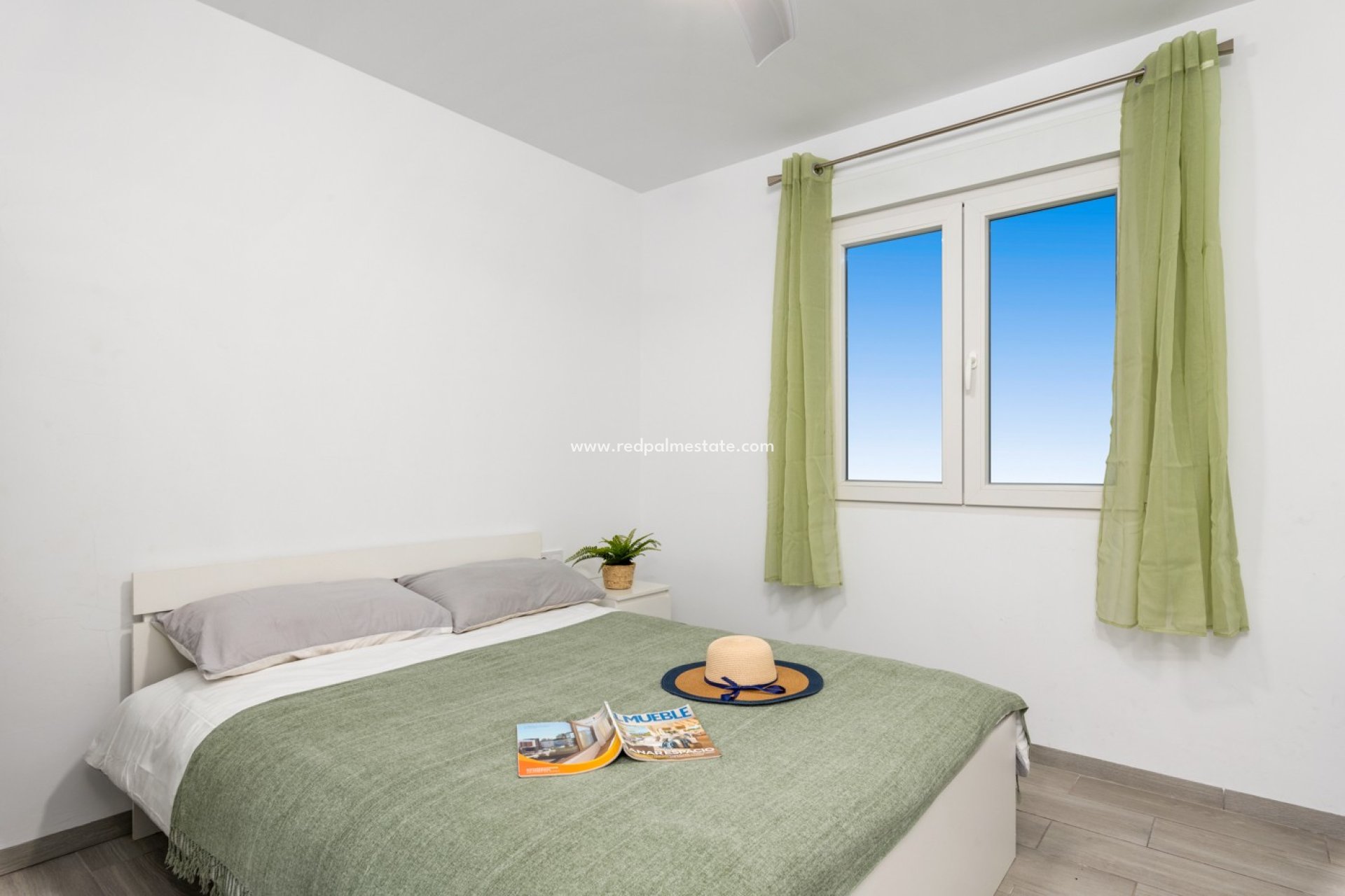 Herverkoop - Bungalow -
Torrevieja - Torretas