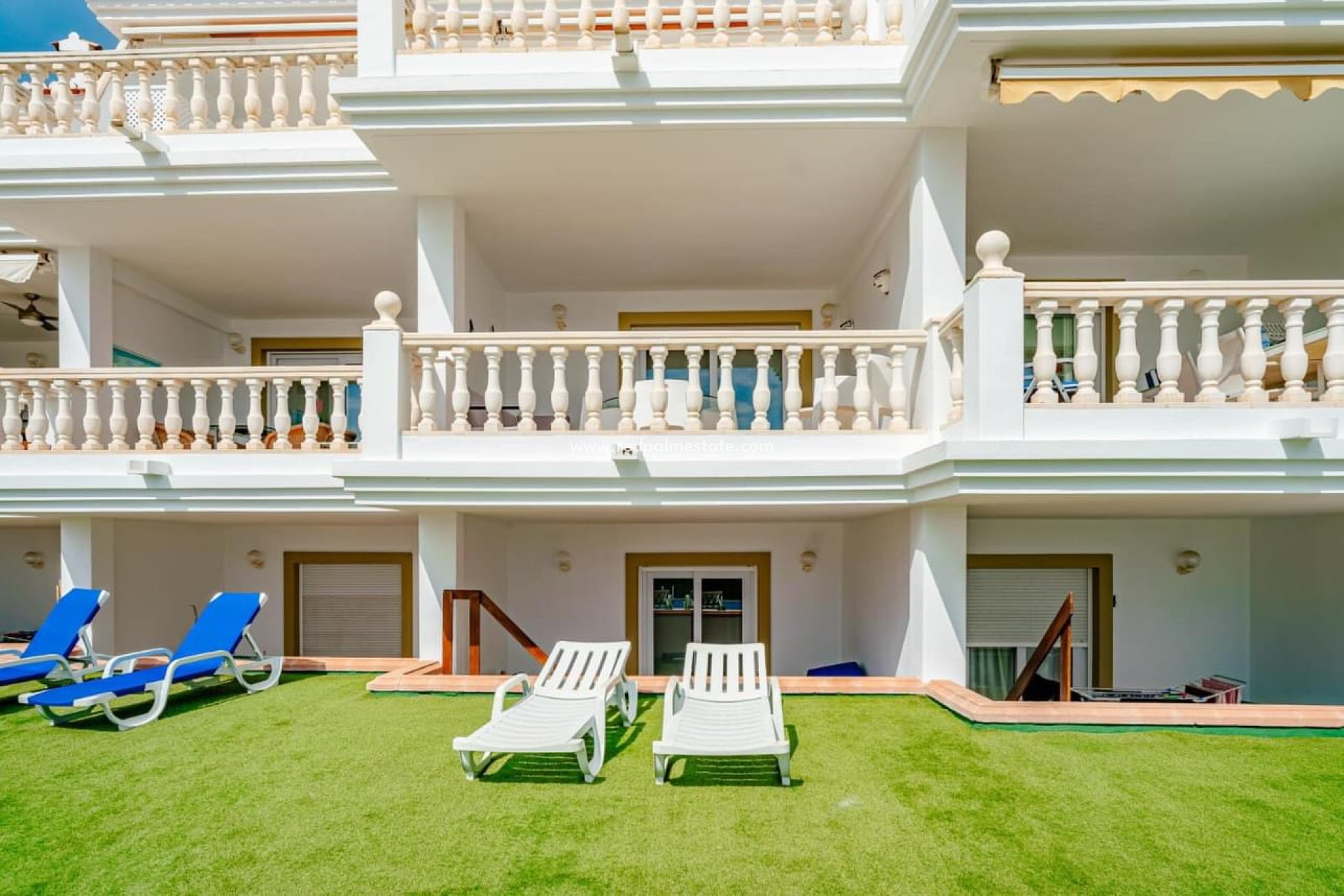 Herverkoop - duplex -
Moraira - Costa Blanca