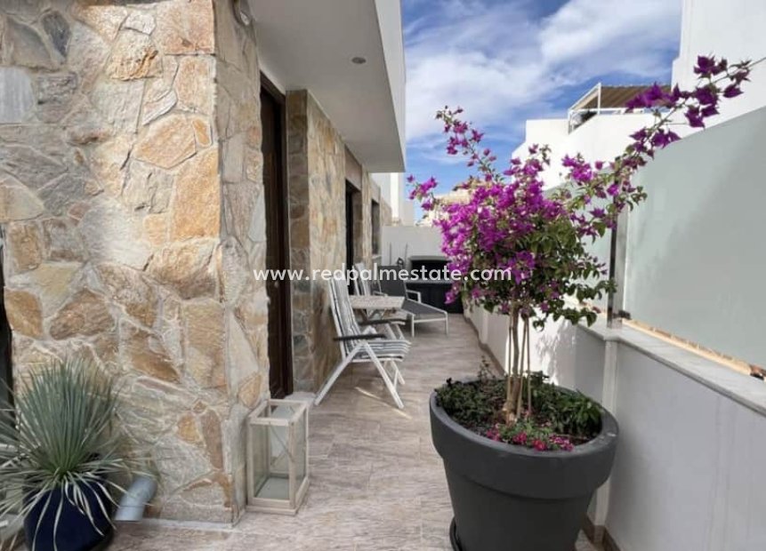 Herverkoop - duplex -
Orihuela Costa - Costa Blanca