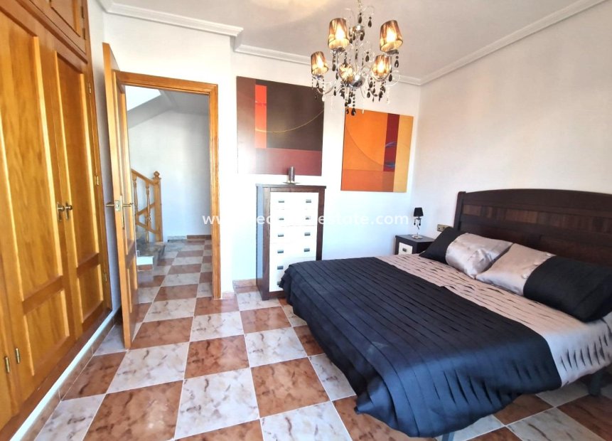 Herverkoop - duplex -
Orihuela Costa - Montezenia